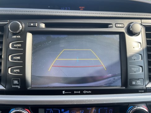 Used 2016 Toyota Highlander Limited image 25