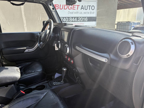 Used 2015 Jeep Wrangler Unlimited Sahara w/ Dual Top Group image 29