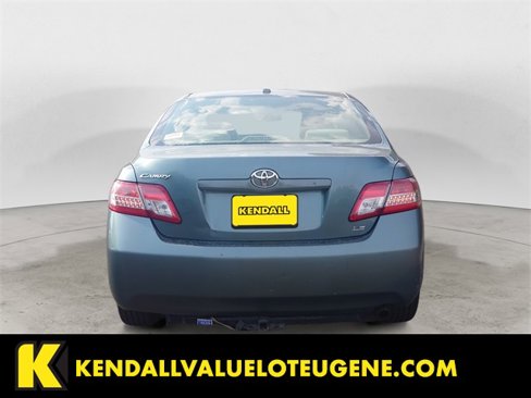 Used 2010 Toyota Camry LE image 4