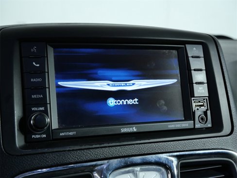 Used 2015 Chrysler Town & Country Touring-L w/ Trailer Tow Group image 20