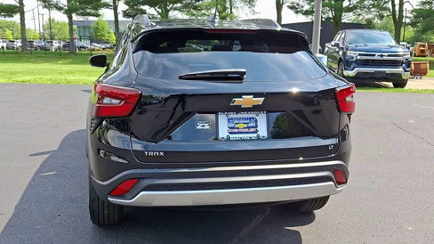 New 2025 Chevrolet Trax LT w/ Sunroof Package image 7