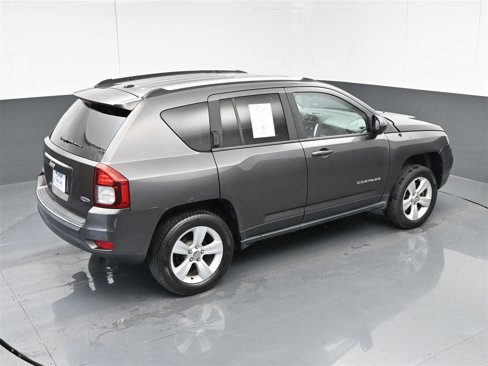 Used 2015 Jeep Compass 4WD image 24