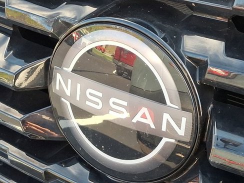 Used 2024 Nissan Kicks SV image 3