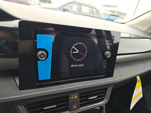 New 2025 Volkswagen Taos SE image 36