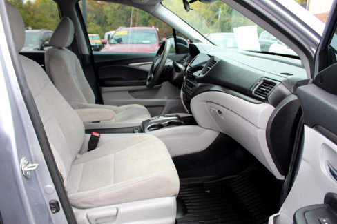 Used 2021 Honda Pilot EX image 11