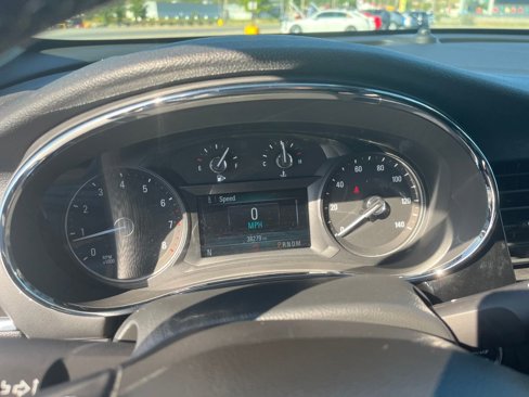 Used 2021 Buick Encore Preferred w/ Safety Package image 9