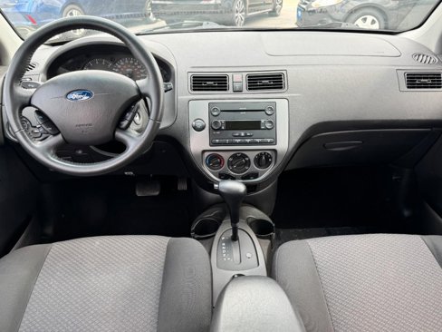 Used 2007 Ford Focus ZX5 Hatchback image 11