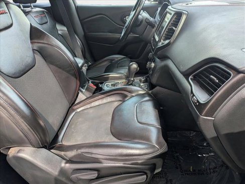 Used 2020 Jeep Cherokee Trailhawk w/ Cold Weather Group image 20