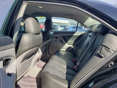 Used 2010 Toyota Camry image 11