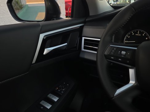 New 2025 Mitsubishi Outlander SE image 19