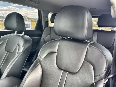 Used 2021 Kia Sorento S image 13