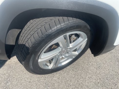 Used 2020 GMC Terrain SLE image 18