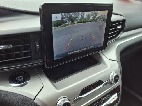 Used 2022 Ford Explorer XLT image 37