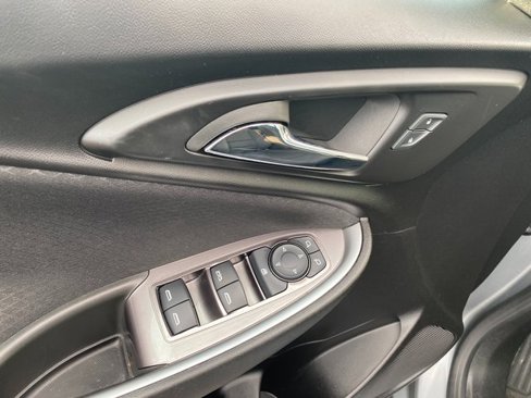 Used 2024 Chevrolet Malibu LT image 16