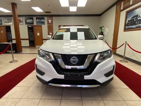 Used 2018 Nissan Rogue SV image 7