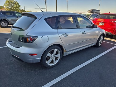 Used 2004 MAZDA MAZDA3 s w/ Moonroof & 6-CD Pkg image 4