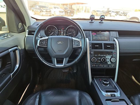 Used 2017 Land Rover Discovery Sport SE image 8