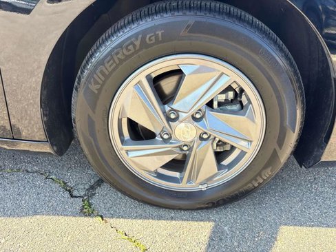 Certified 2025 Hyundai Elantra SE image 31