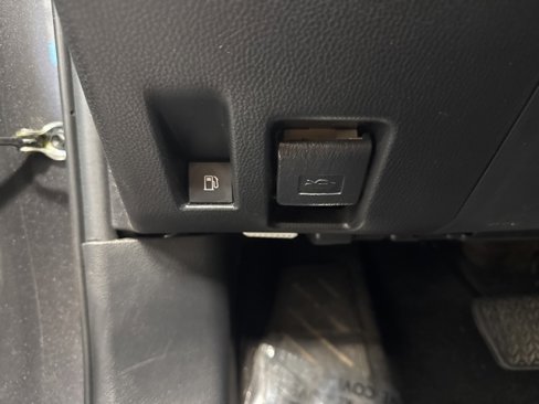 Used 2022 Toyota RAV4 XLE image 15