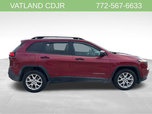 Used 2016 Jeep Cherokee Sport w/ Trailer Tow Group image 4