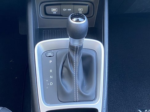 New 2025 Hyundai Venue SE image 18