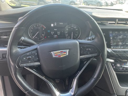 Used 2023 Cadillac XT6 Premium Luxury image 10