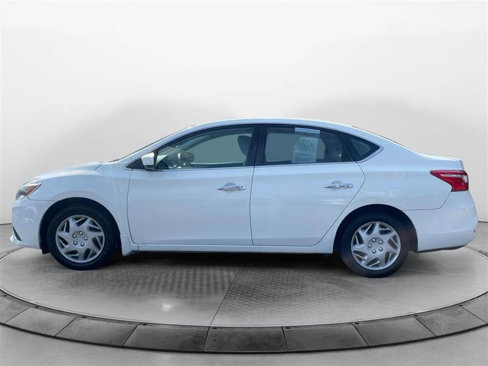 Used 2017 Nissan Sentra SV image 2