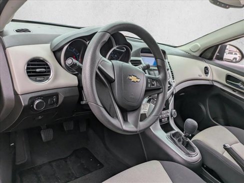 Used 2014 Chevrolet Cruze LS image 10