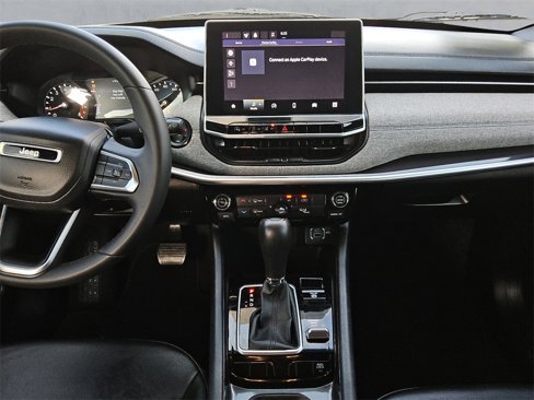 Used 2023 Jeep Compass Latitude image 11