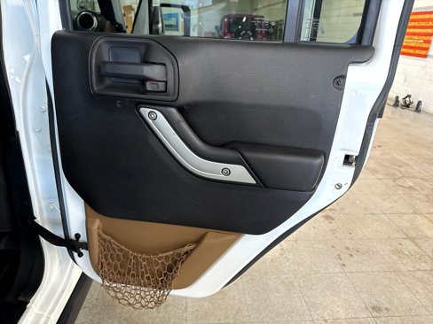 Used 2015 Jeep Wrangler Unlimited Rubicon w/ Max Tow Package image 50