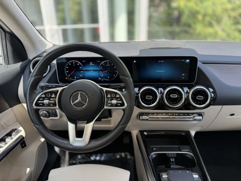 Used 2021 Mercedes-Benz GLA 250 4MATIC w/ Premium Package image 19