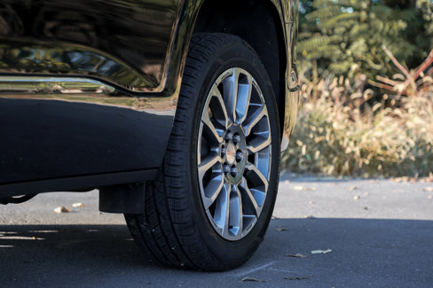 Certified 2023 GMC Acadia Denali w/ Denali Ultimate Package image 4