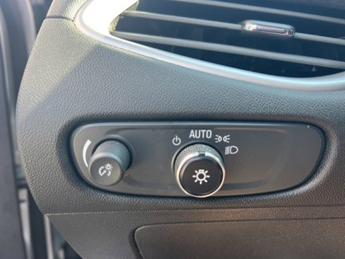 Used 2022 Chevrolet Malibu LT image 33