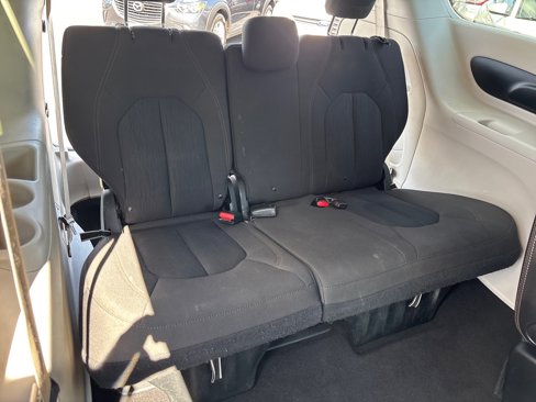 Used 2017 Chrysler Pacifica LX image 22