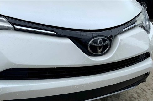 Used 2018 Toyota RAV4 Limited image 31