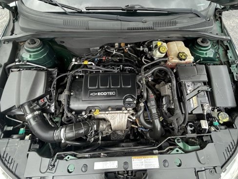 Used 2014 Chevrolet Cruze LT image 2