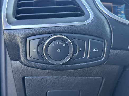 Used 2017 Ford Edge Titanium w/ Technology Package image 17