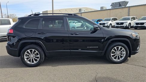 Used 2022 Jeep Cherokee Latitude Lux w/ Mopar Interior Package image 9