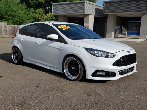 Used 2015 Ford Focus ST image 2