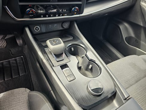 Used 2023 Nissan Rogue SV image 23