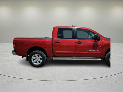 Used 2015 Nissan Titan SV image 8