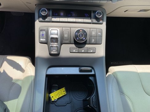 Used 2022 Hyundai Palisade SEL w/ 8P Bench Seat Package image 16