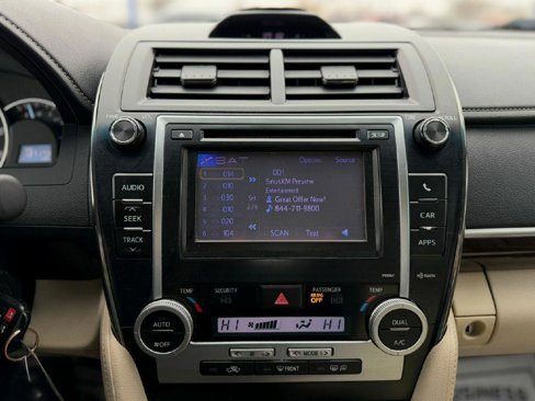 Used 2012 Toyota Camry XLE image 12