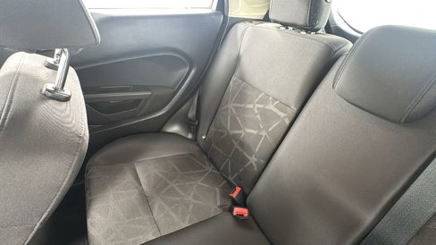 Used 2013 Ford Fiesta SE image 14