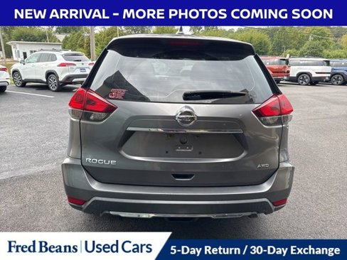 Used 2018 Nissan Rogue S image 7