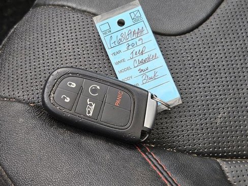 Used 2019 Jeep Cherokee Trailhawk image 39