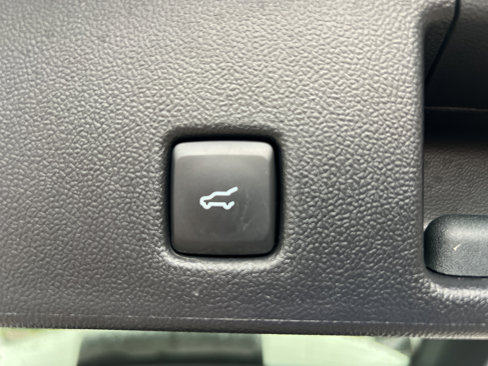 Used 2023 Ford Escape SE image 24