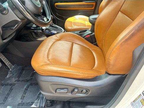 Used 2016 Kia Soul ! w/ Premium Package image 21
