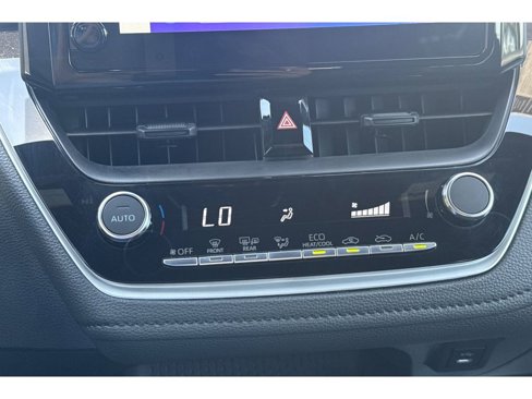 Used 2025 Toyota Corolla SE image 29