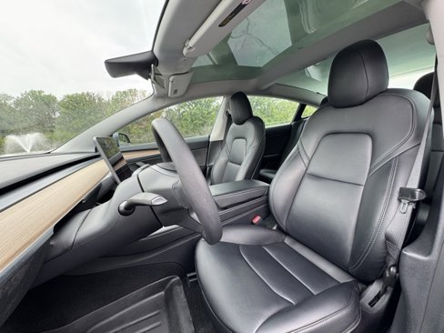 Used 2021 Tesla Model 3 Standard Range Plus image 18